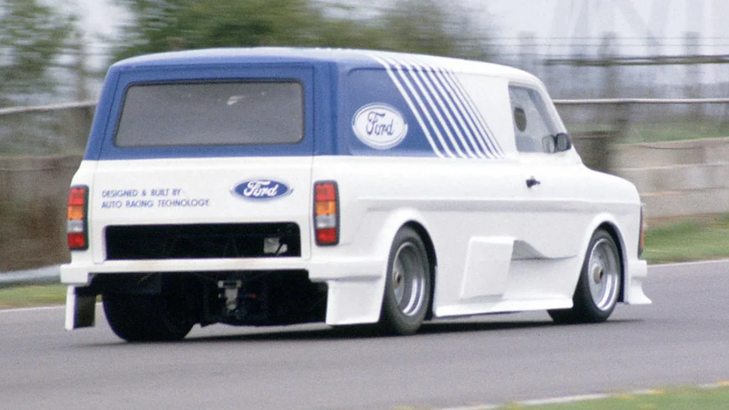 Trasera de la Ford Supervan MK 2