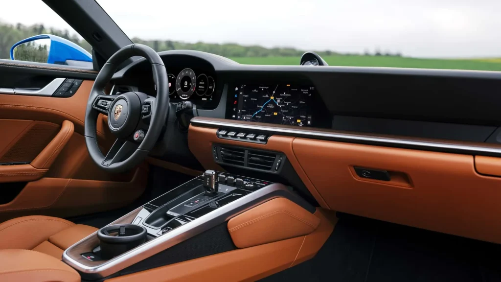 Detalhes do Interior do Novo Porsche 911 Carrera GTS Geração 992-2