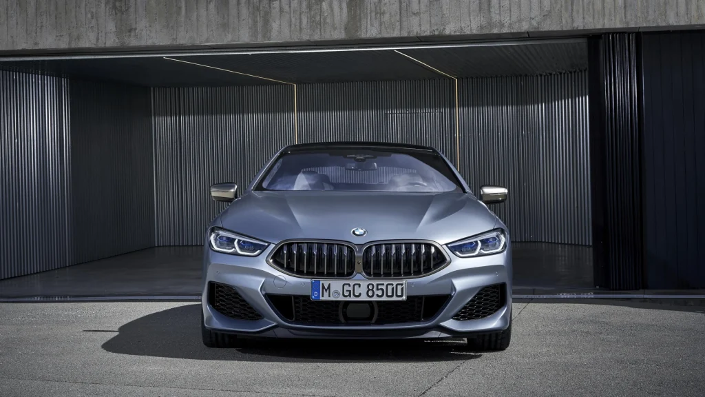 Vista frontal del BMW M850i xDrive Gran Coupé
