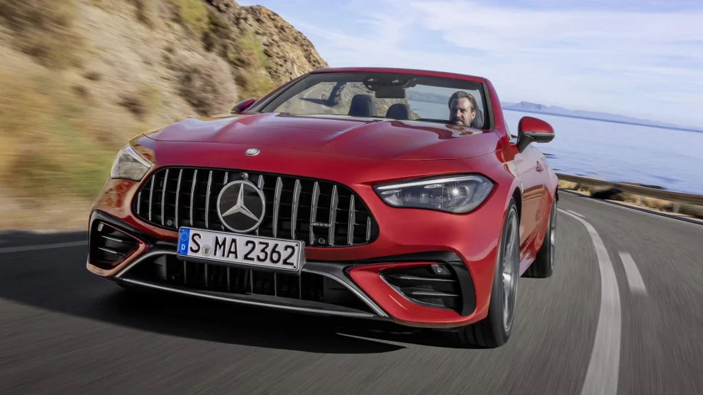 Dianteira do Mercedes-AMG CLE 53 4MATIC+ Cabriolet