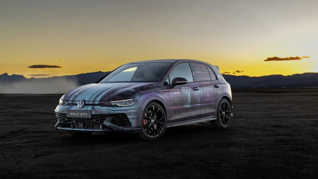 Dianteira do Volkswagen Golf GTI Clubsport 2025