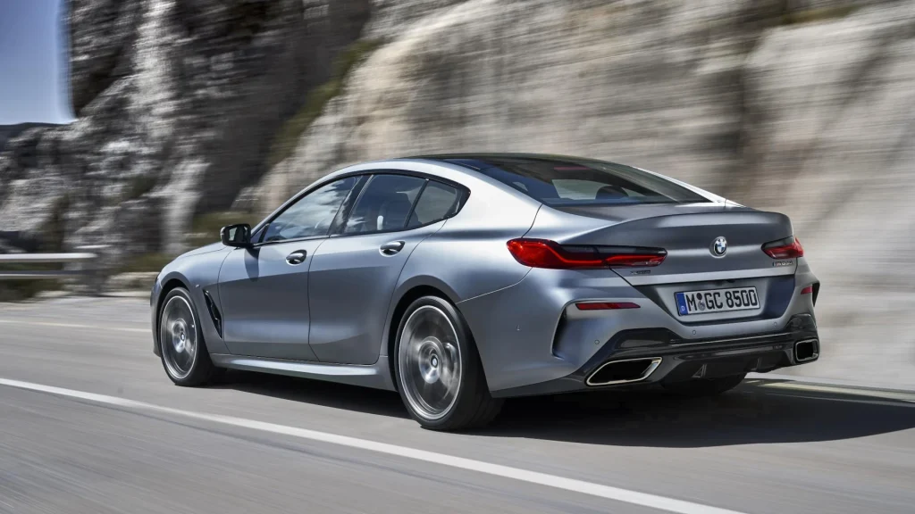 Vista trasera del BMW M850i xDrive Gran Coupé