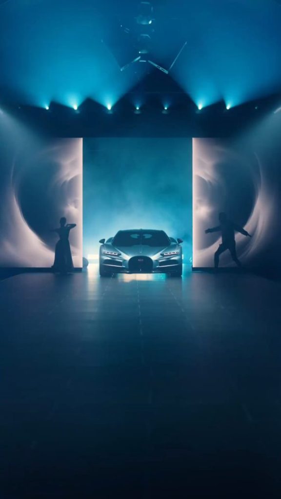 Bugatti-Tourbillon-A-Nova-Joia-da-Engenharia-Automotiva-poster