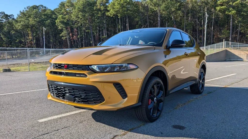 Dodge Hornet GT Plus 2024: テクニカル分析 - 力強く実用的なクロスオーバー