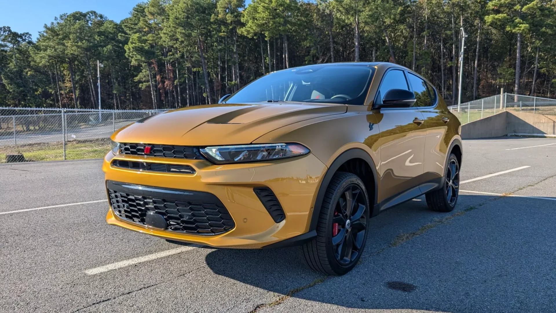 Dodge Hornet GT Plus 2024: テクニカル分析 - 力強く実用的なクロスオーバー