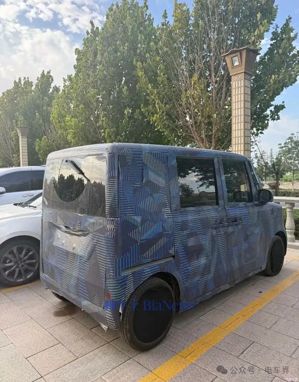 Vista trasera del BYD Kei Car