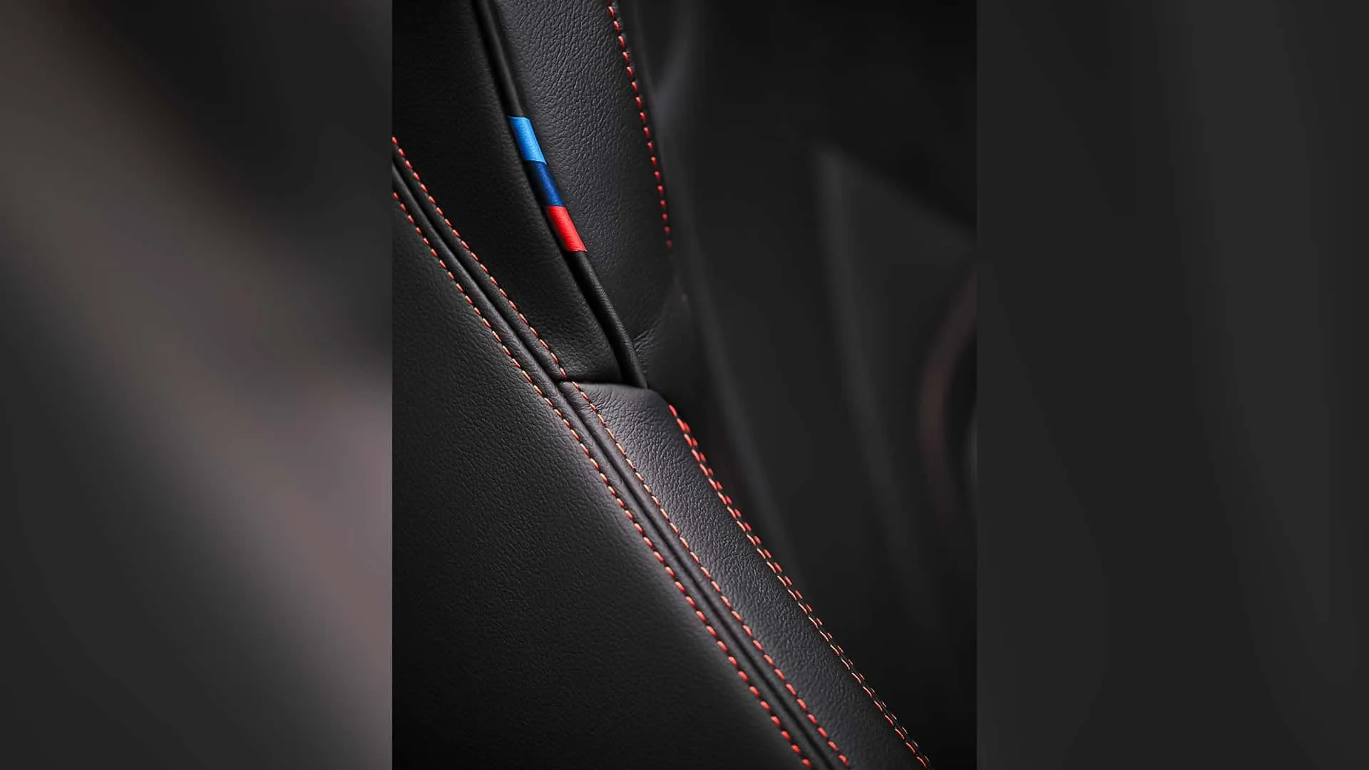 BMW Z4 最终版引擎特写