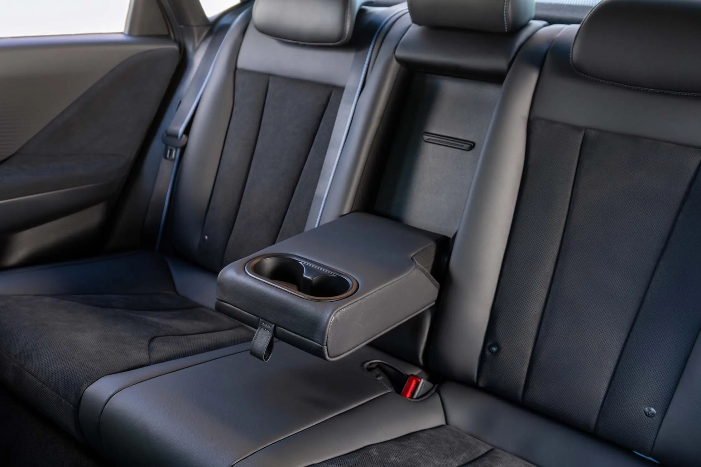 ヒョンデ アイオニック 6 N 2026のフロントサイド