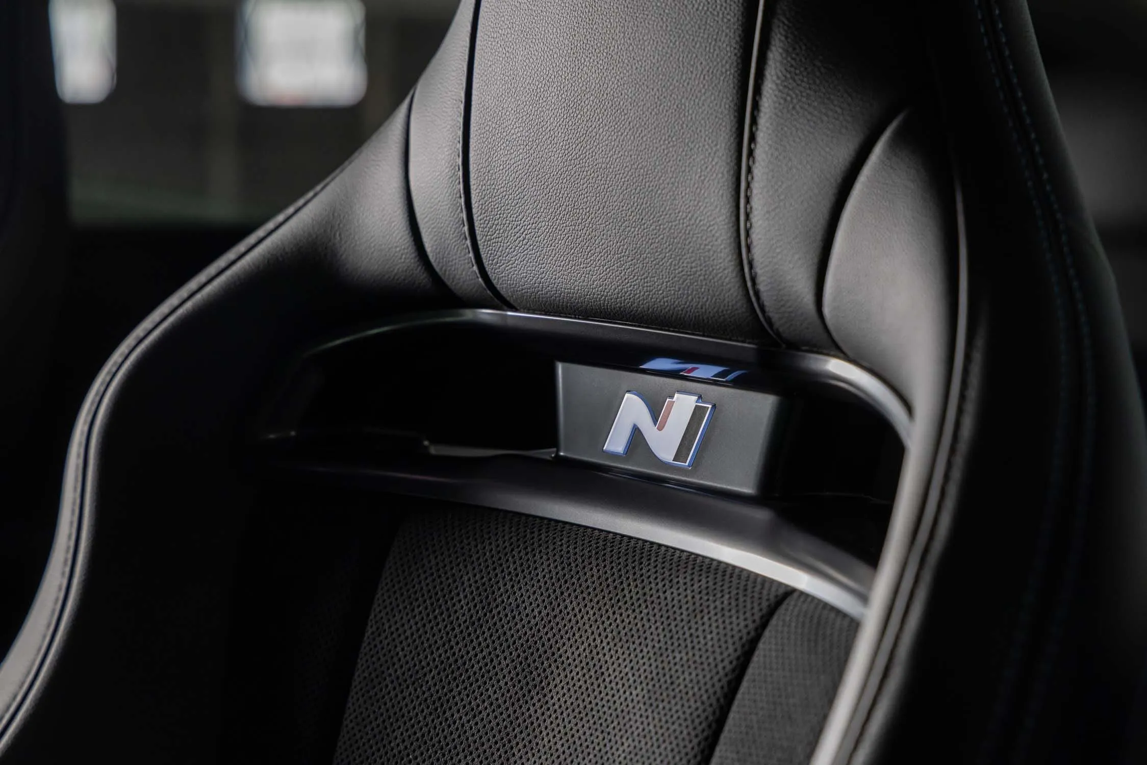 ヒョンデ アイオニック 6 N 2026のリアサイド