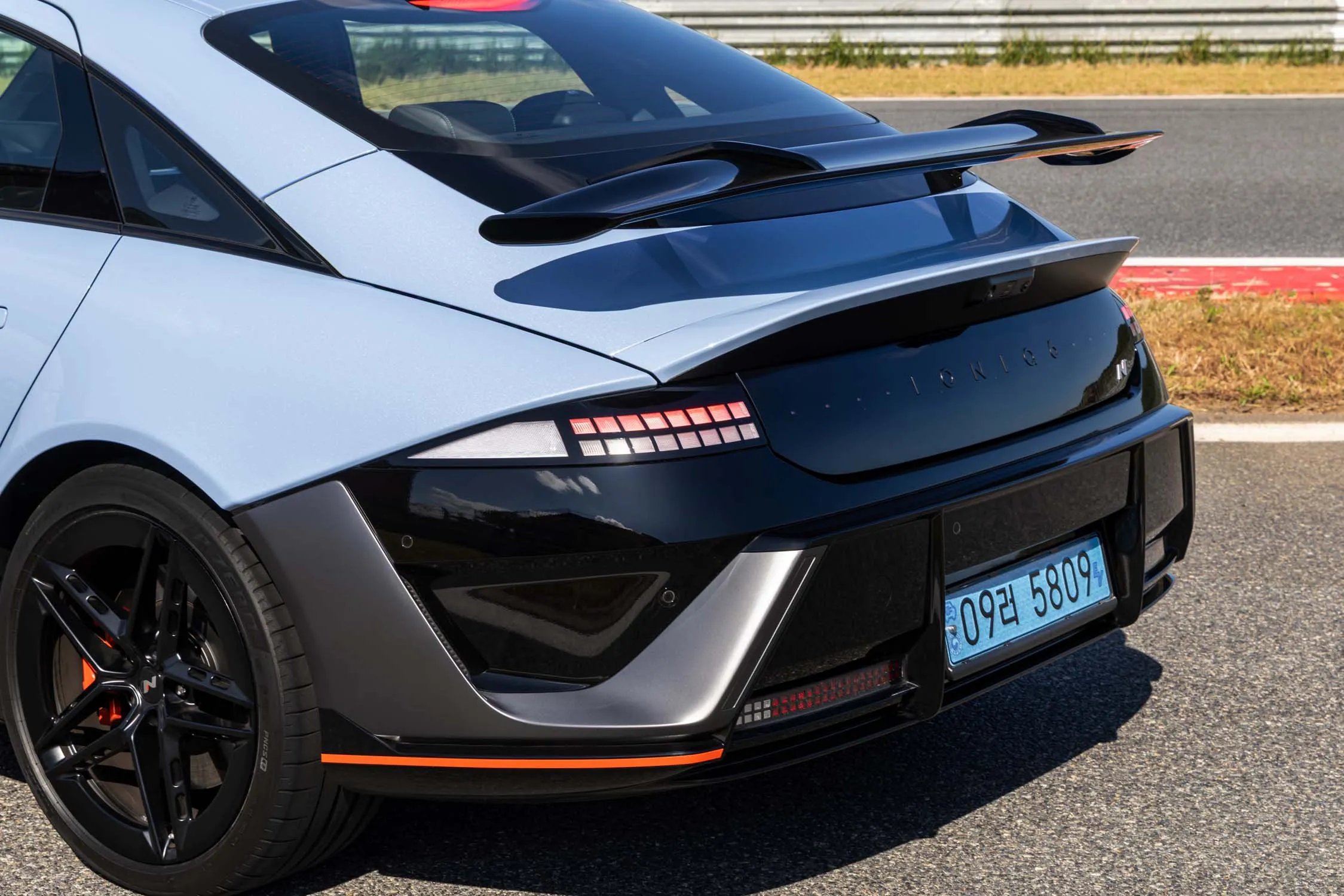 ヒョンデ アイオニック 6 N 2026のインテリア(シート)