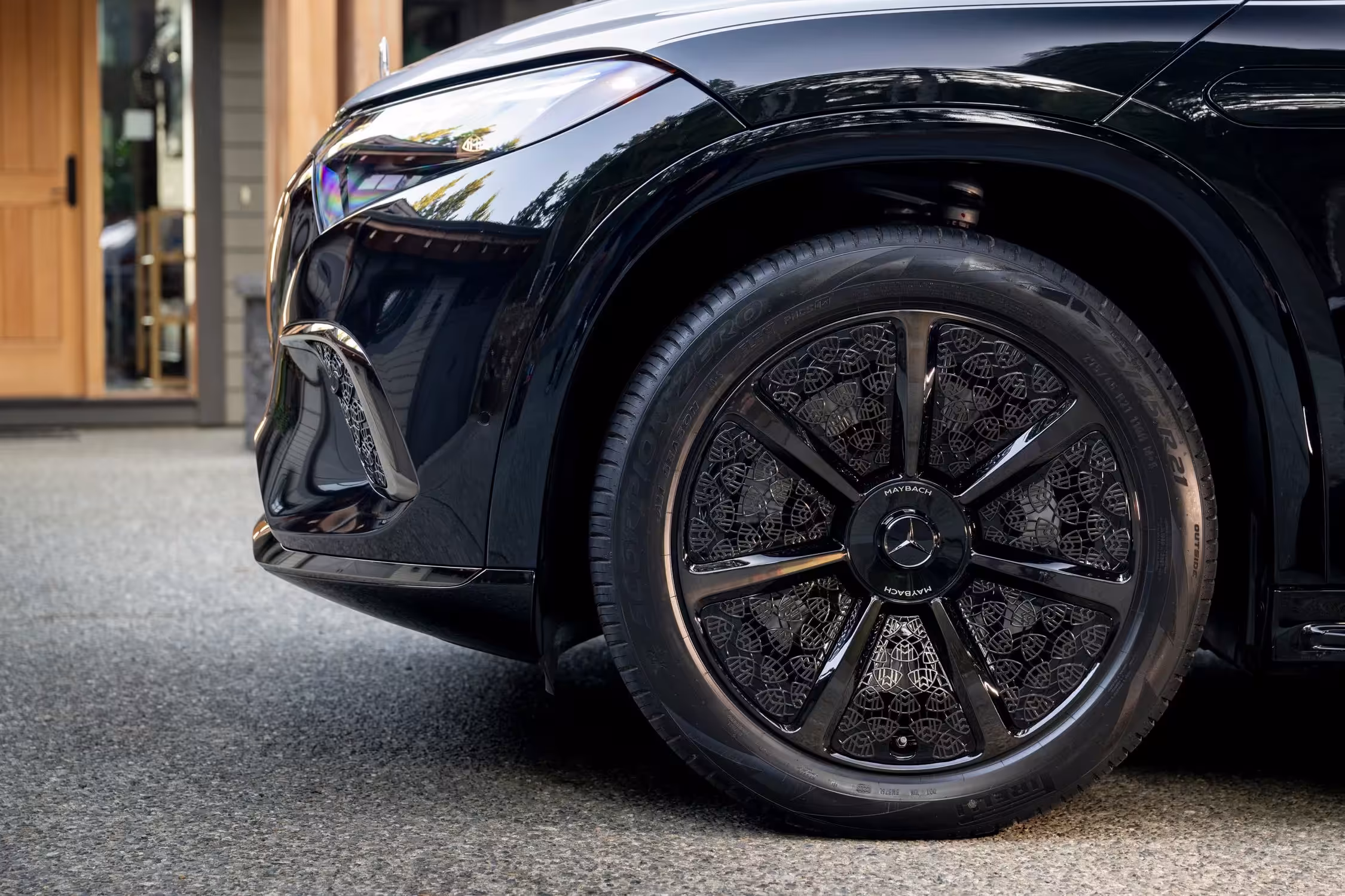 2026년형 메르세데스-마이바흐 EQS SUV 뒷좌석 발 받침대 확장