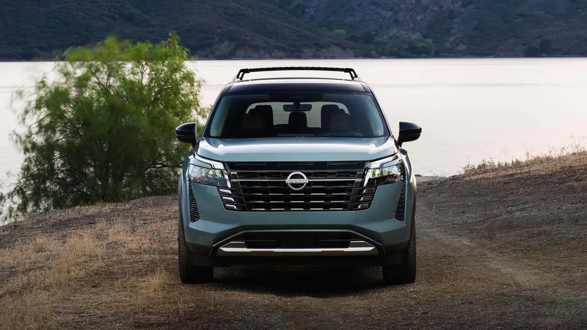 Vista trasera Nissan Pathfinder 2026