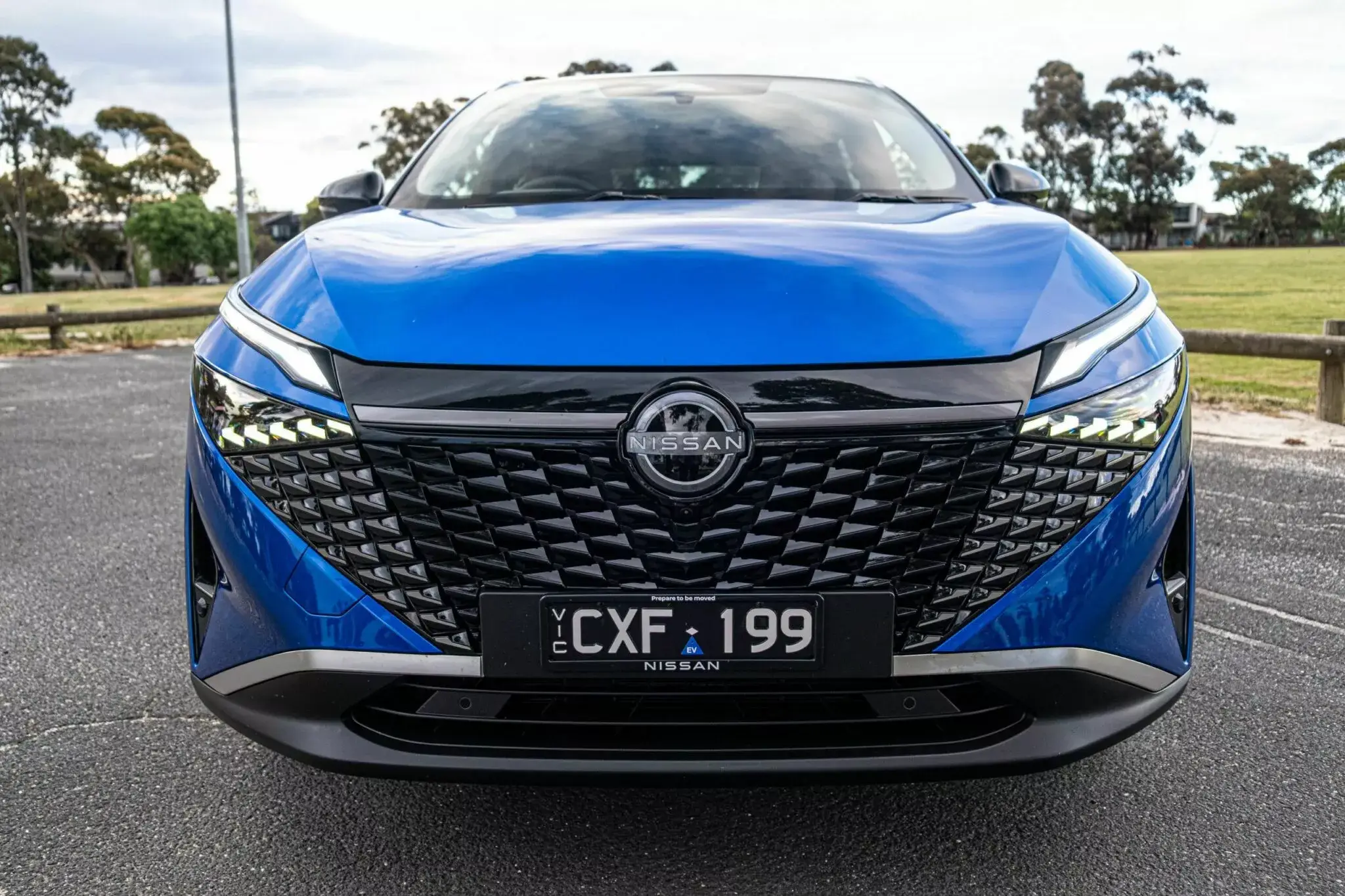 NISSAN QASHQAI E-POWER 2025: इलेक्ट्रिक की तरह चलने वाली हाइब्रिड एसयूवी, बिना प्लग