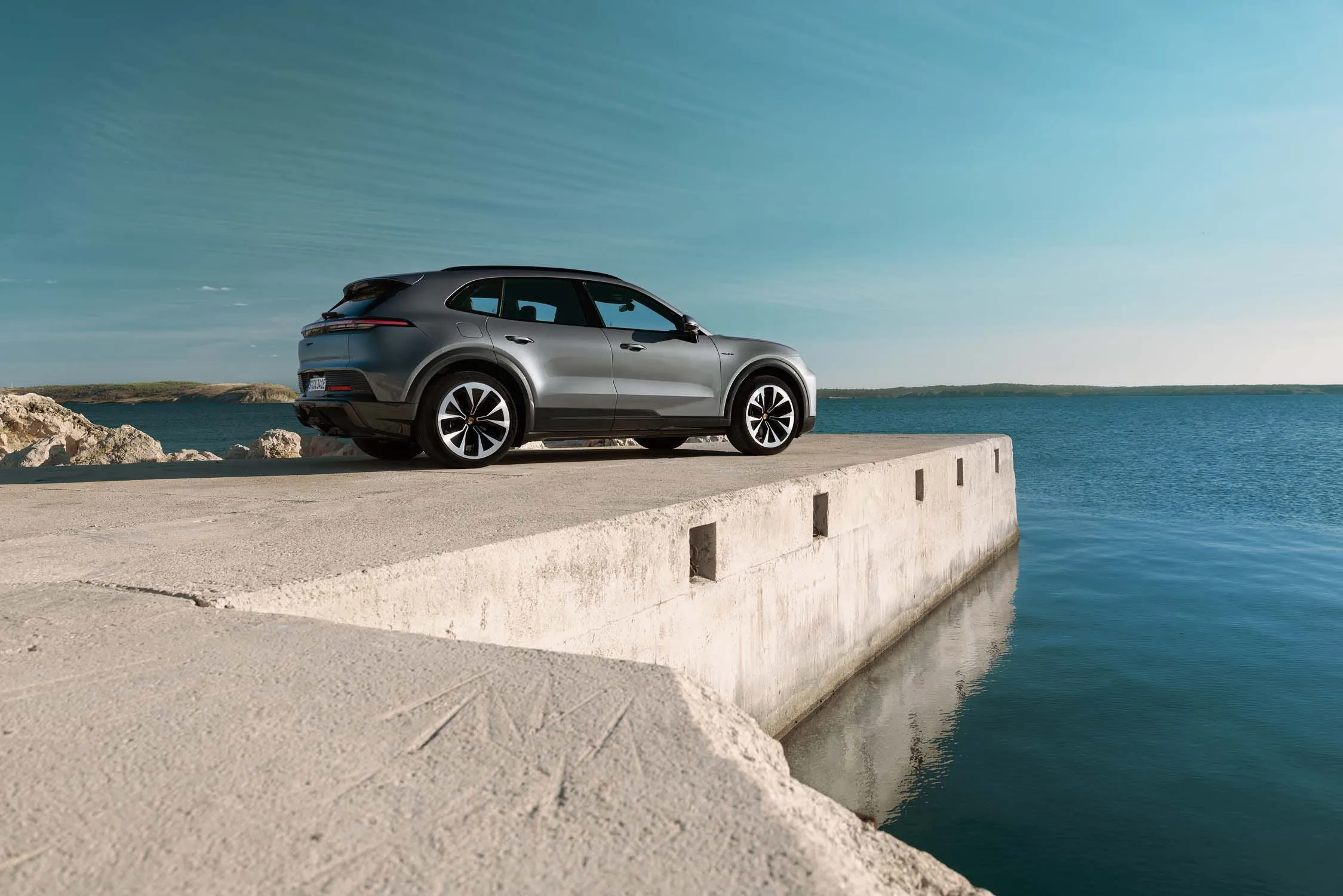 Galleria Porsche Cayenne Elettrica