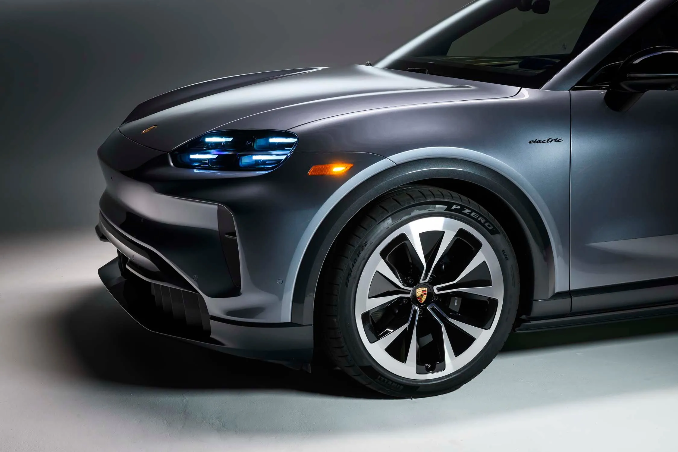 Galleria Porsche Cayenne Elettrica