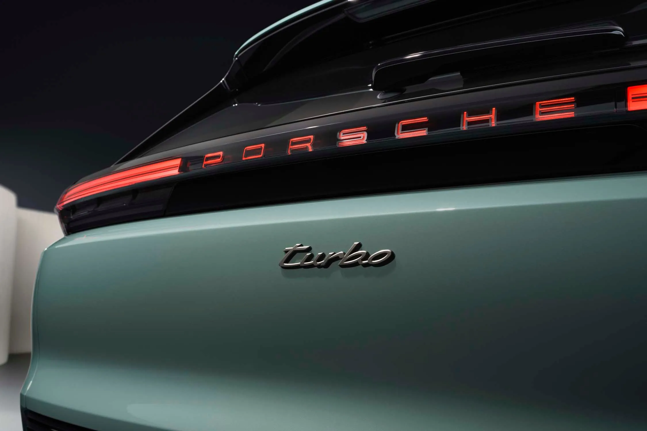 Galleria Porsche Cayenne Elettrica