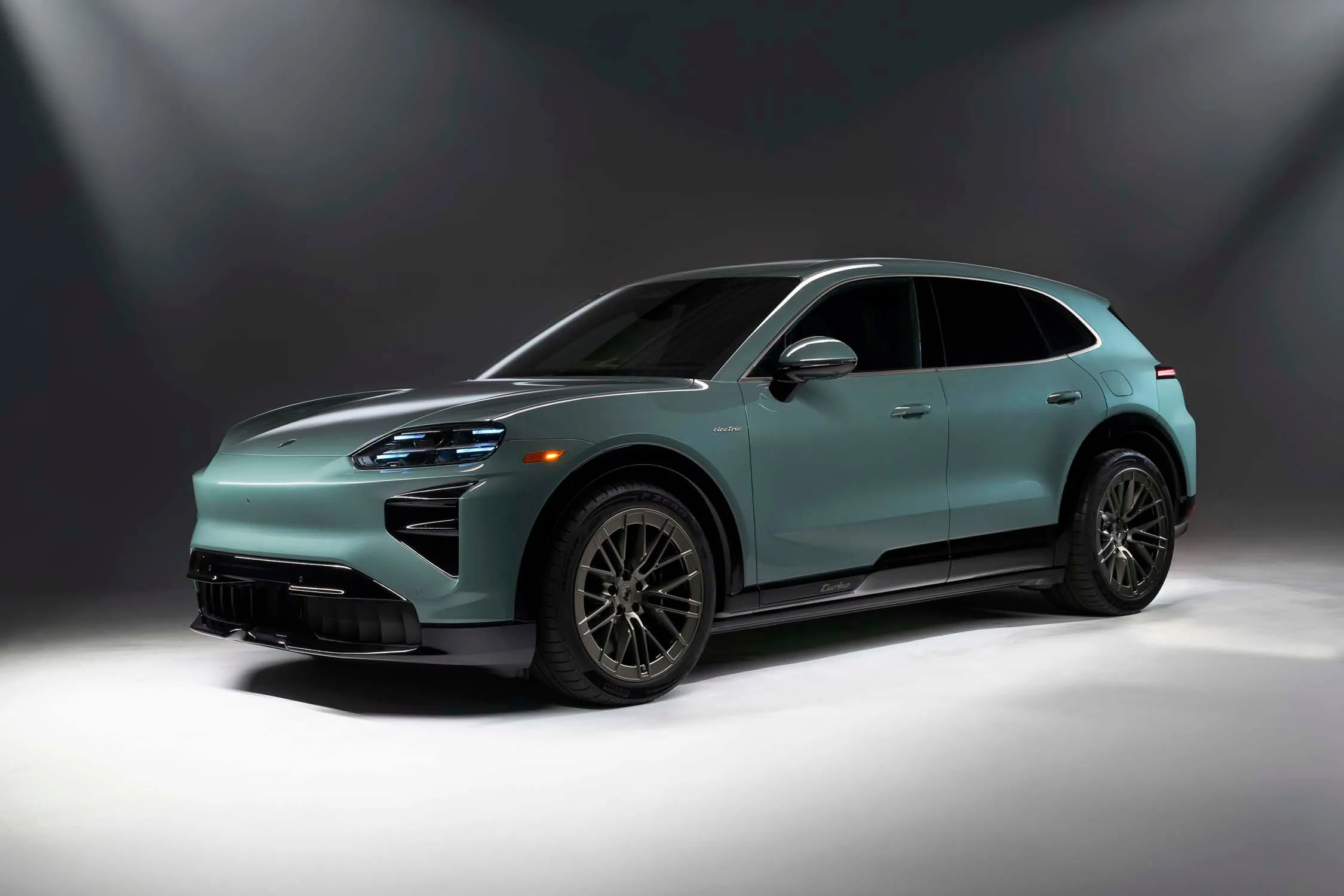 Galleria Porsche Cayenne Elettrica