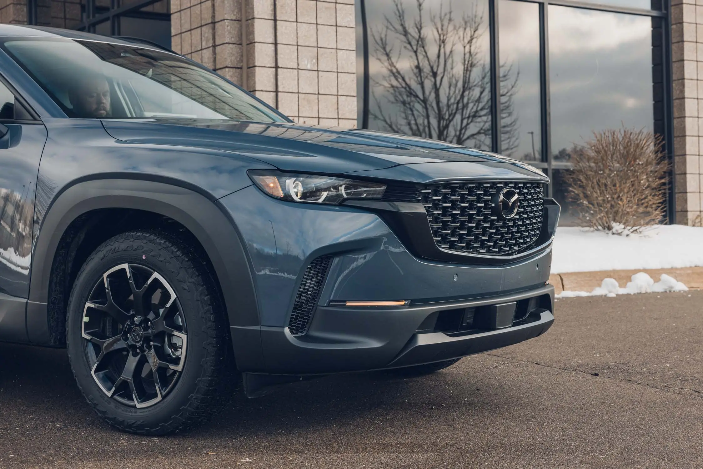 มาสด้า CX-50 2026: SUV “พรีเมียมตัวจริง” ท้าชน CR-V และ RAV4 อย่างมีเอกลักษณ์