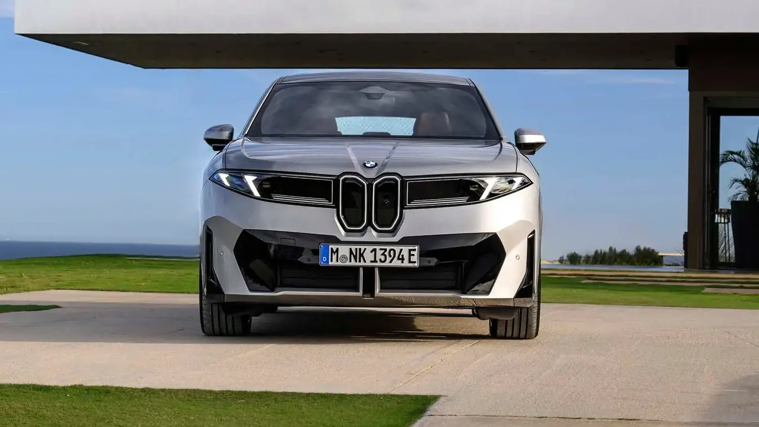 Прощай, Огромные Решетки: BMW iX3 2027 Отказывается От Традиционной Панели И Делает Ставку На Панорамную Проекцию