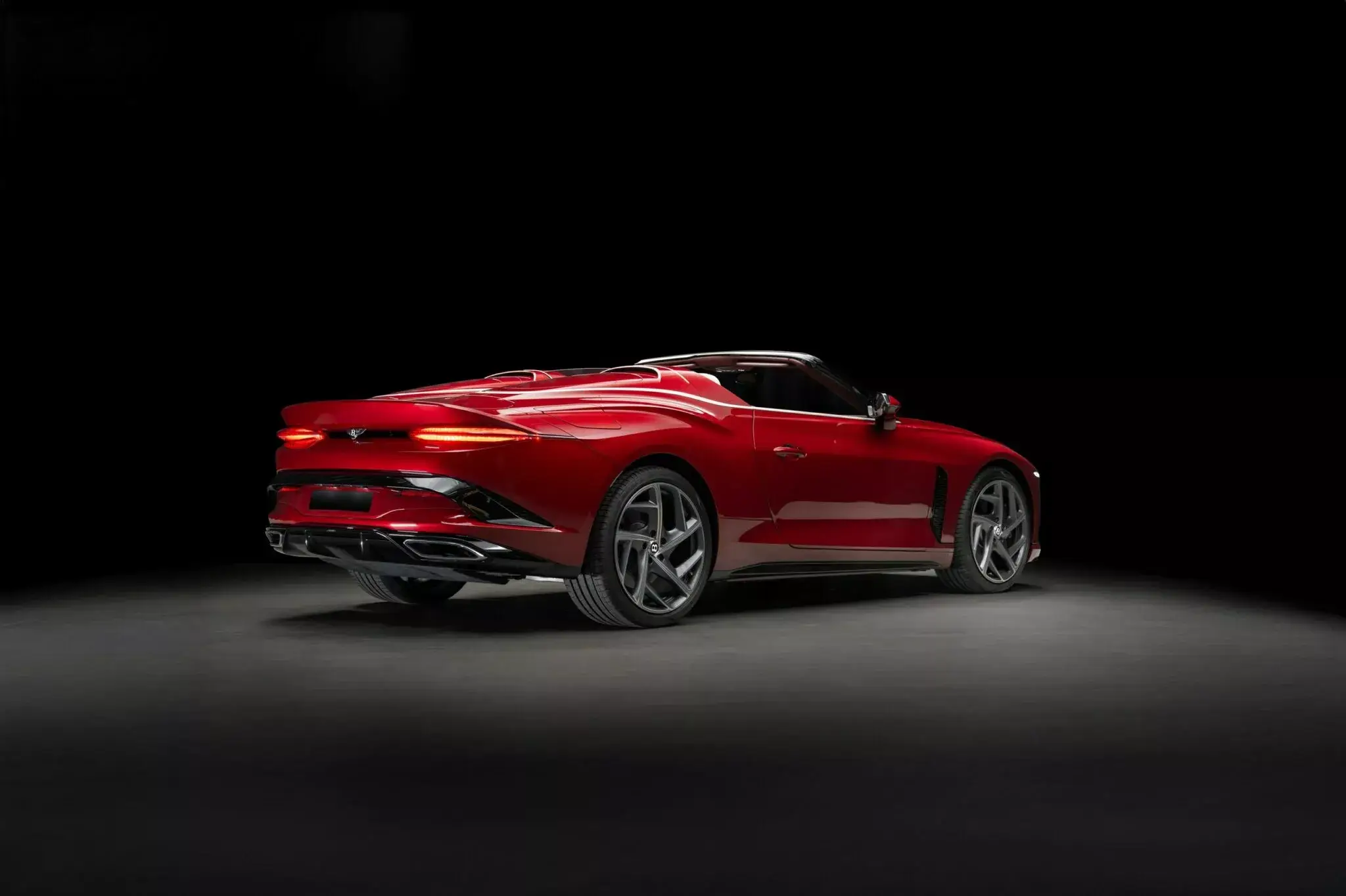 Передняя часть Bentley Bacalar