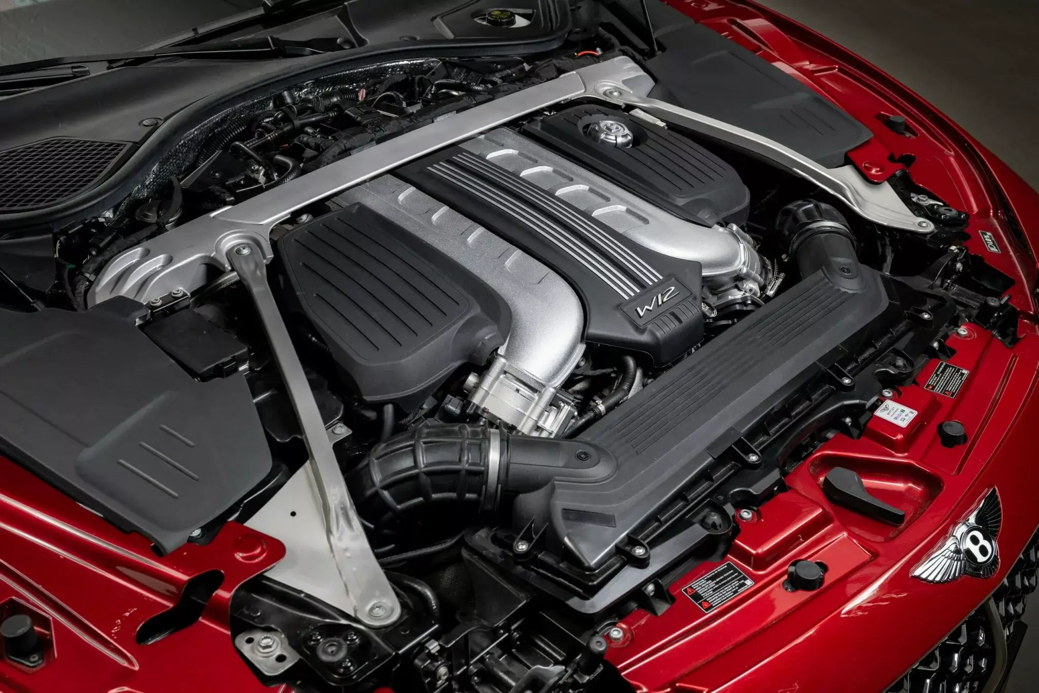 Вид сбоку Bentley Bacalar