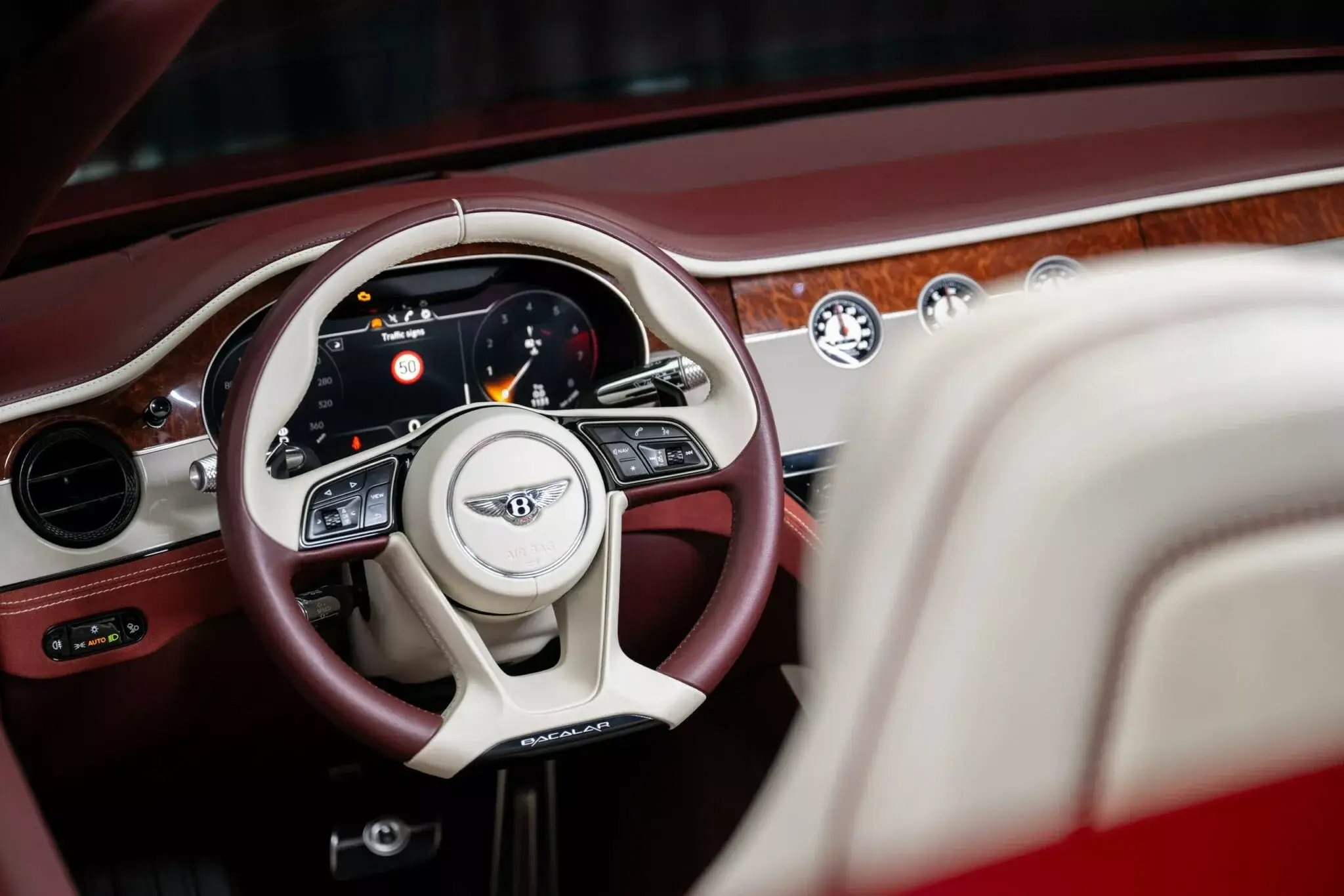 Боковая линия Bentley Bacalar