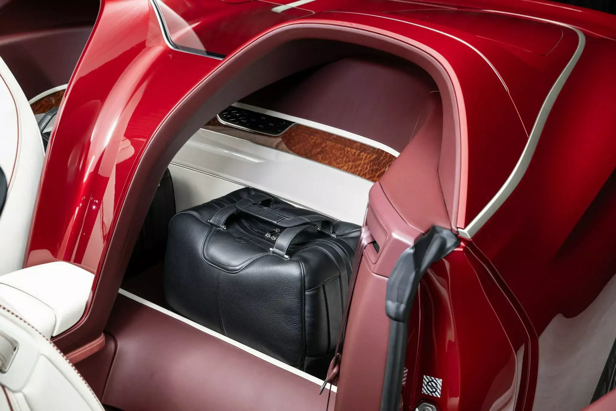 Элементы дизайна Bentley Bacalar