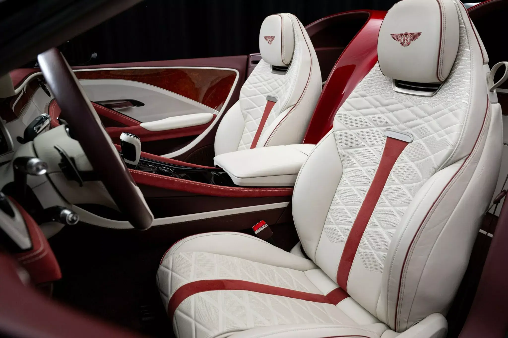 Задняя часть Bentley Bacalar