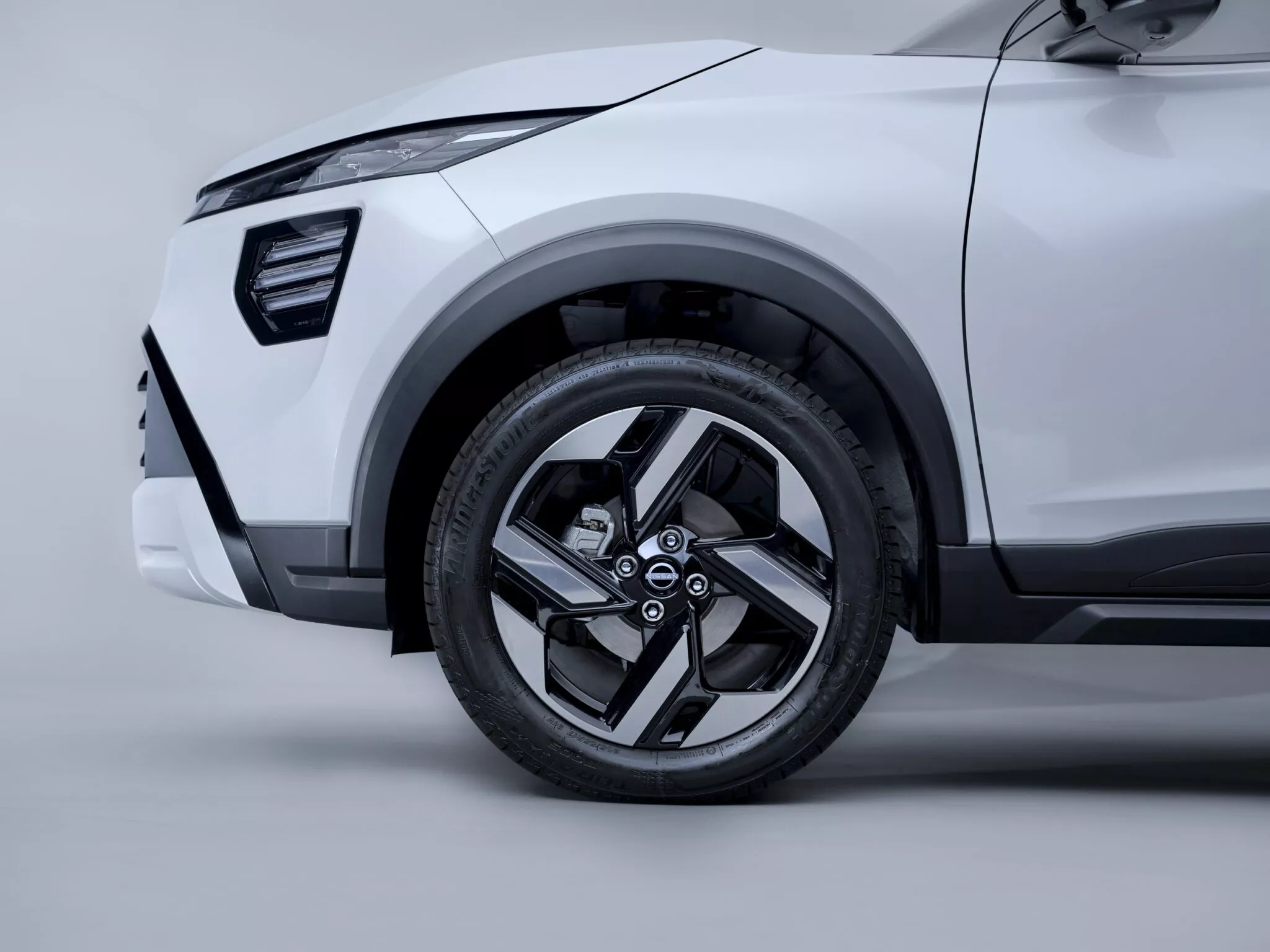 Вид спереди Nissan Kait