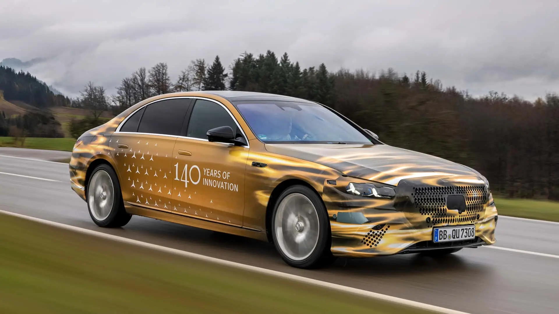 Мерседес-Бенц Класс S 2024 получает исторический фейслифт с двигателем V8 мощностью 537 л.с. и инновационными технологиями