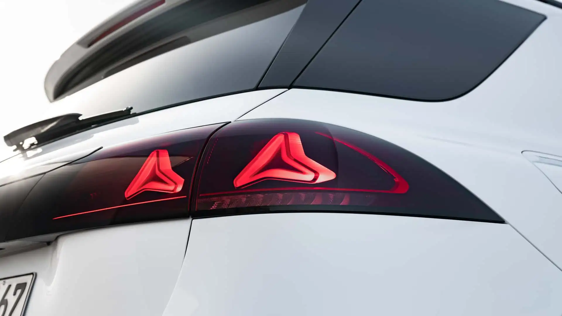 2027 MERCEDES BENZ GLE - Glowing Red Triangular LED Taillights Black Housing