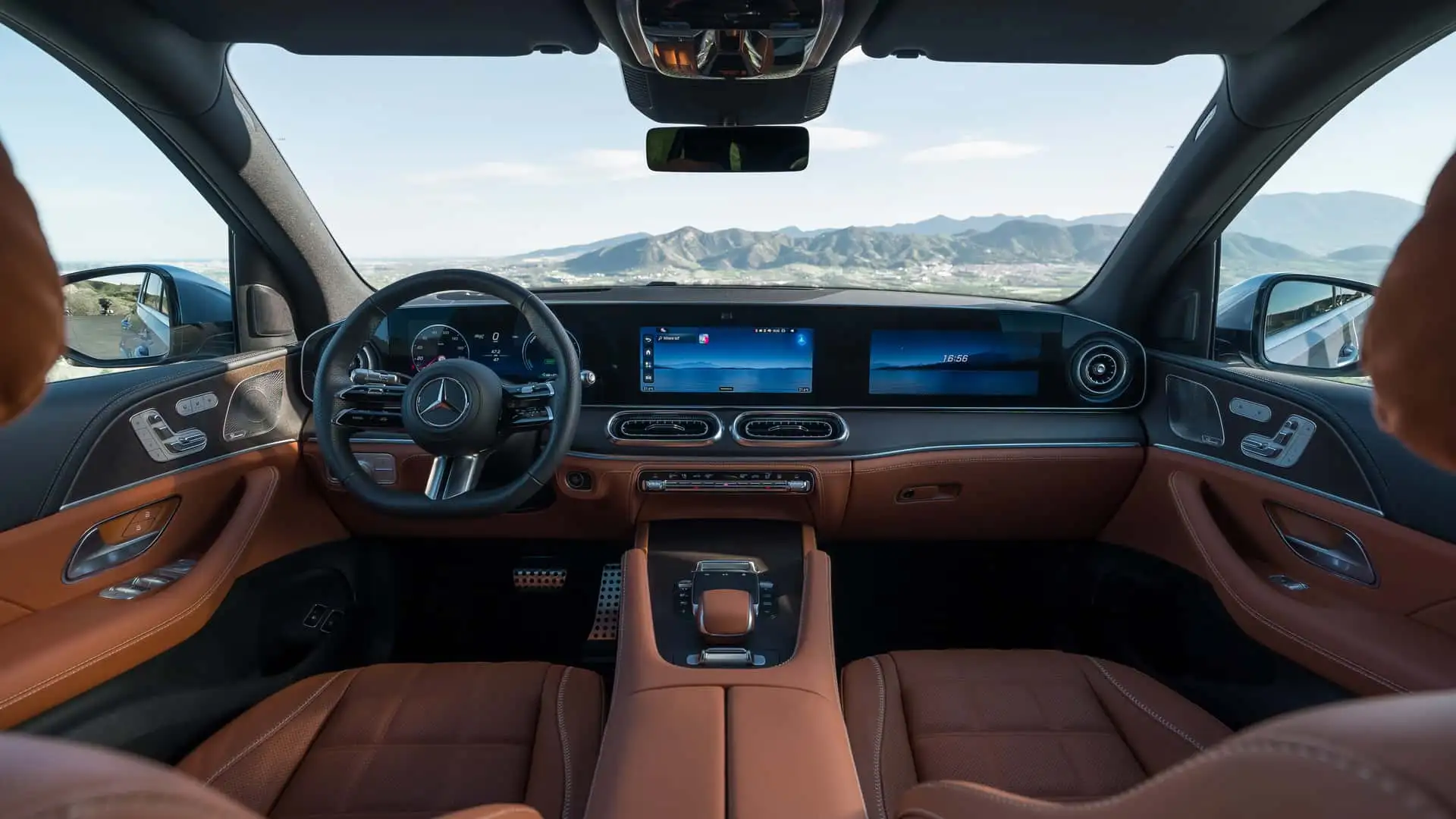 2027 MERCEDES BENZ GLE - Luxury Tan Leather Cabin With Hyperscreen Display