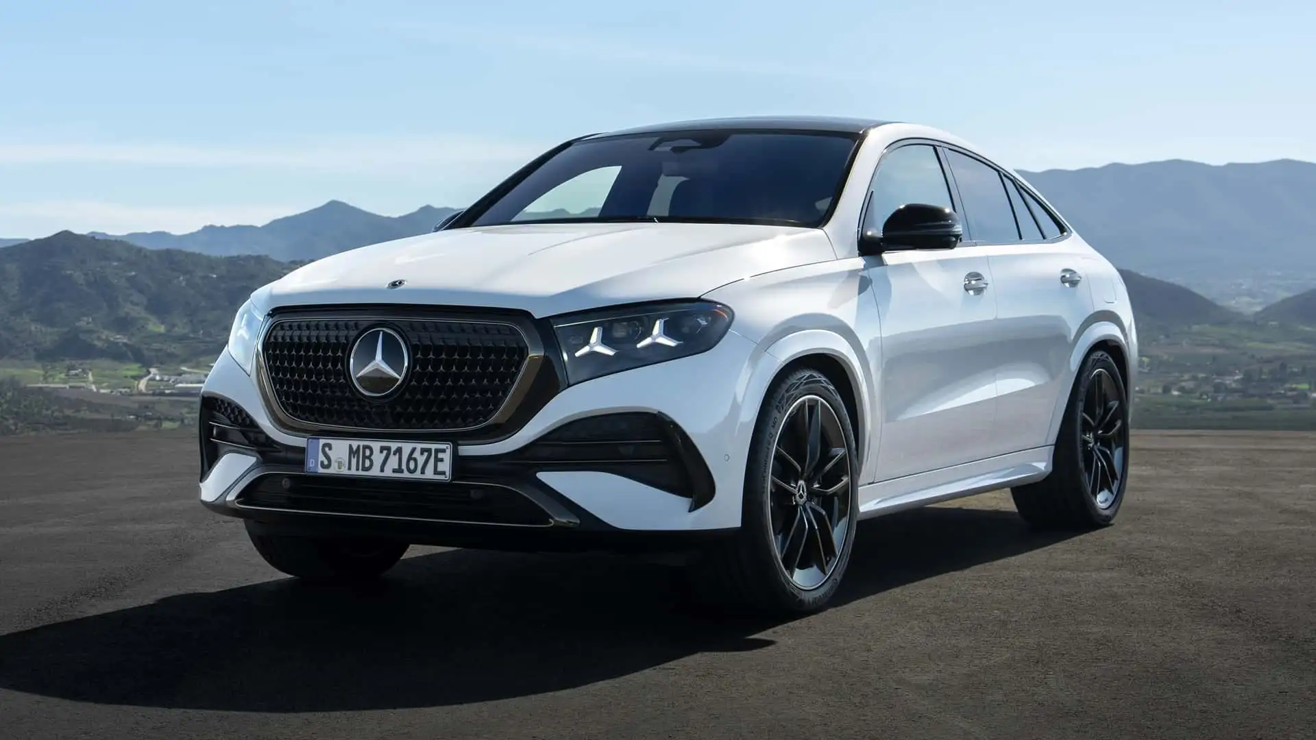 2027 MERCEDES BENZ GLE - Pearl White Mercedes Front Grille With LED Headlights