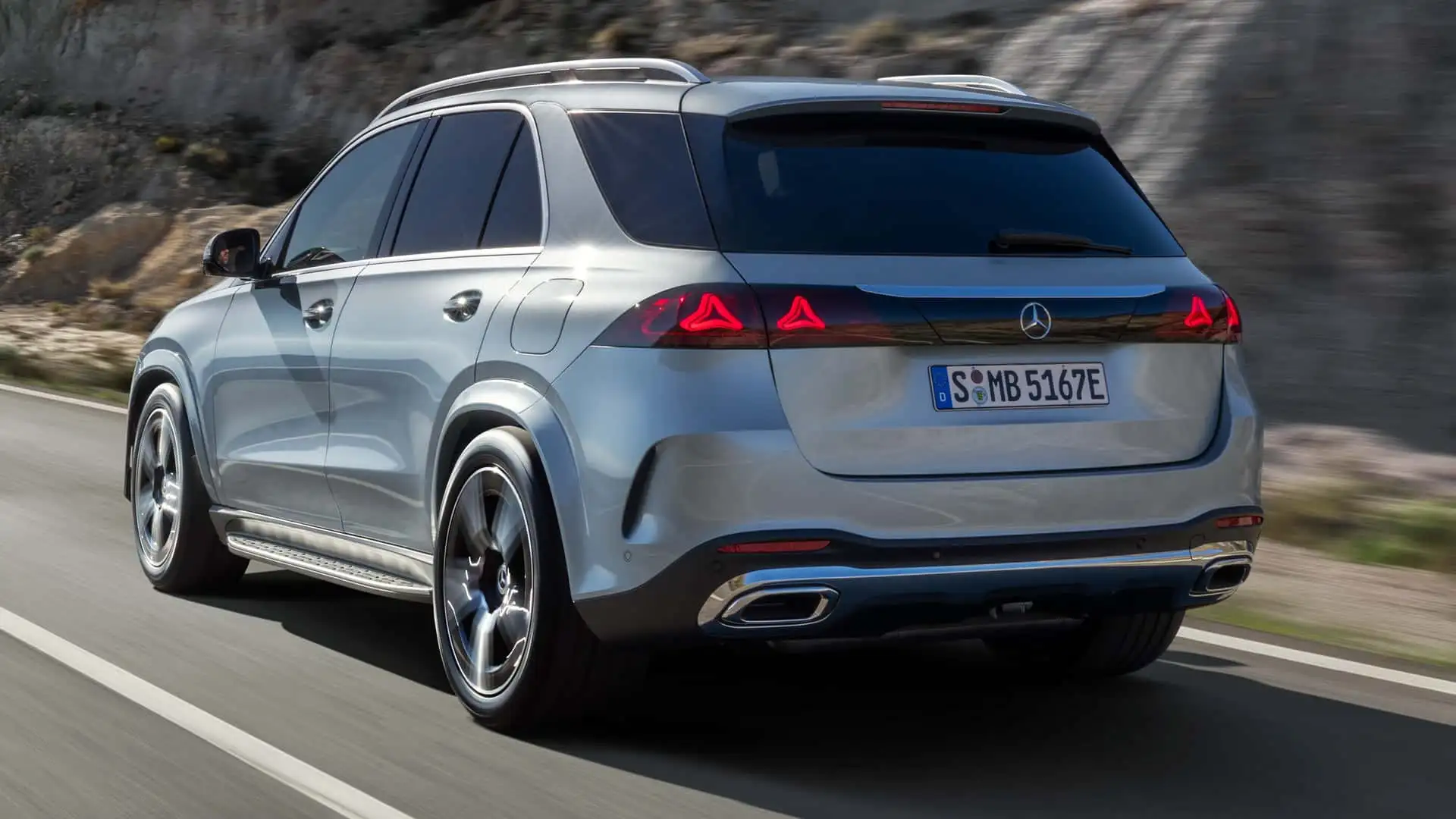 2027 MERCEDES BENZ GLE - Sleek Silver Rear With LED Taillights Diffuser