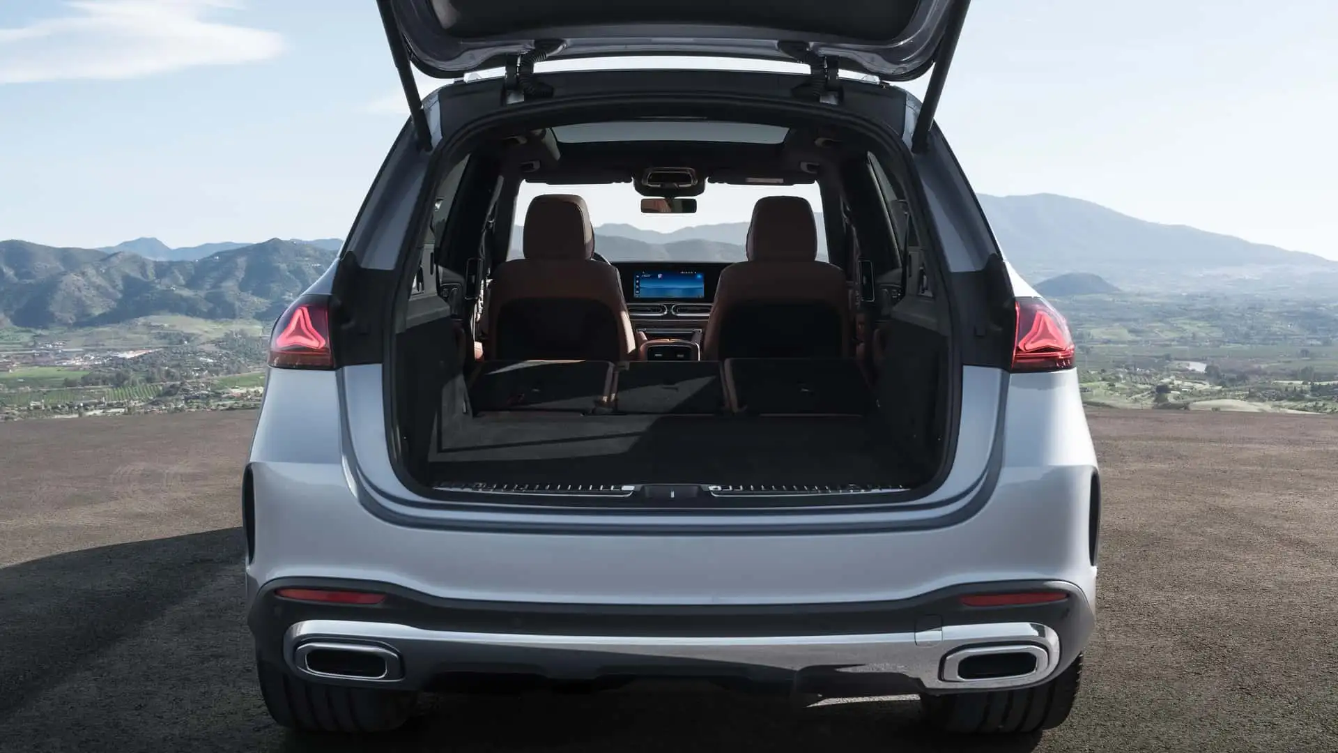 2027 MERCEDES BENZ GLE - Sleek Silver SUV Open Trunk With Spacious Cargo