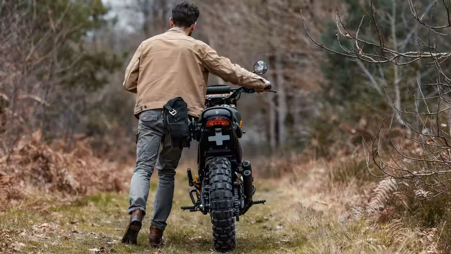 Triumph Scrambler 400xc 11