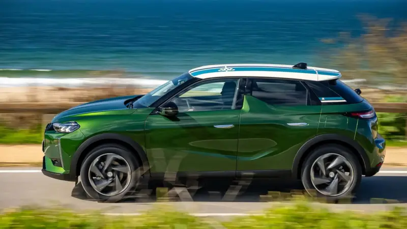 DS 3 메종 사라 라부아인: 고급 패션을 위해 거대한 스크린을 바꾼 프랑스 크로스오버