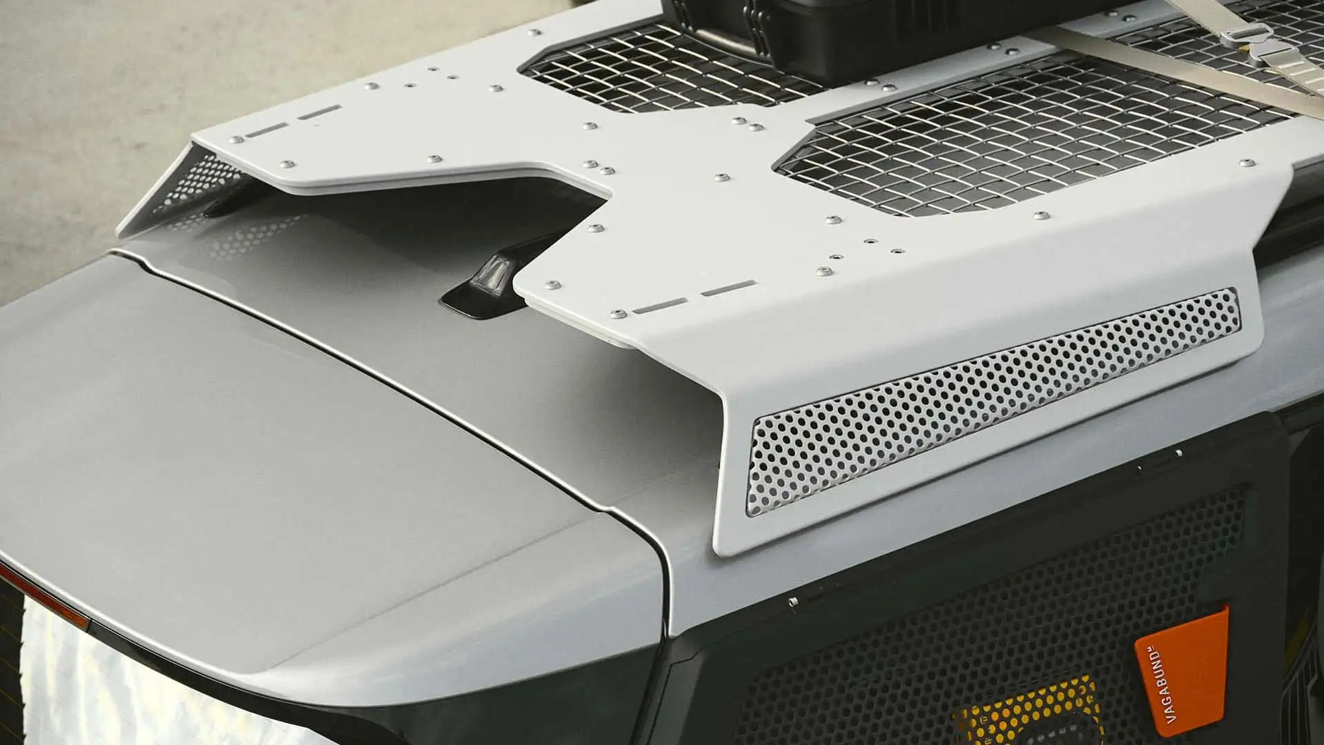 2026 MINI COUNTRYMAN X VAGABUND - White Roof Rack With Mesh Design