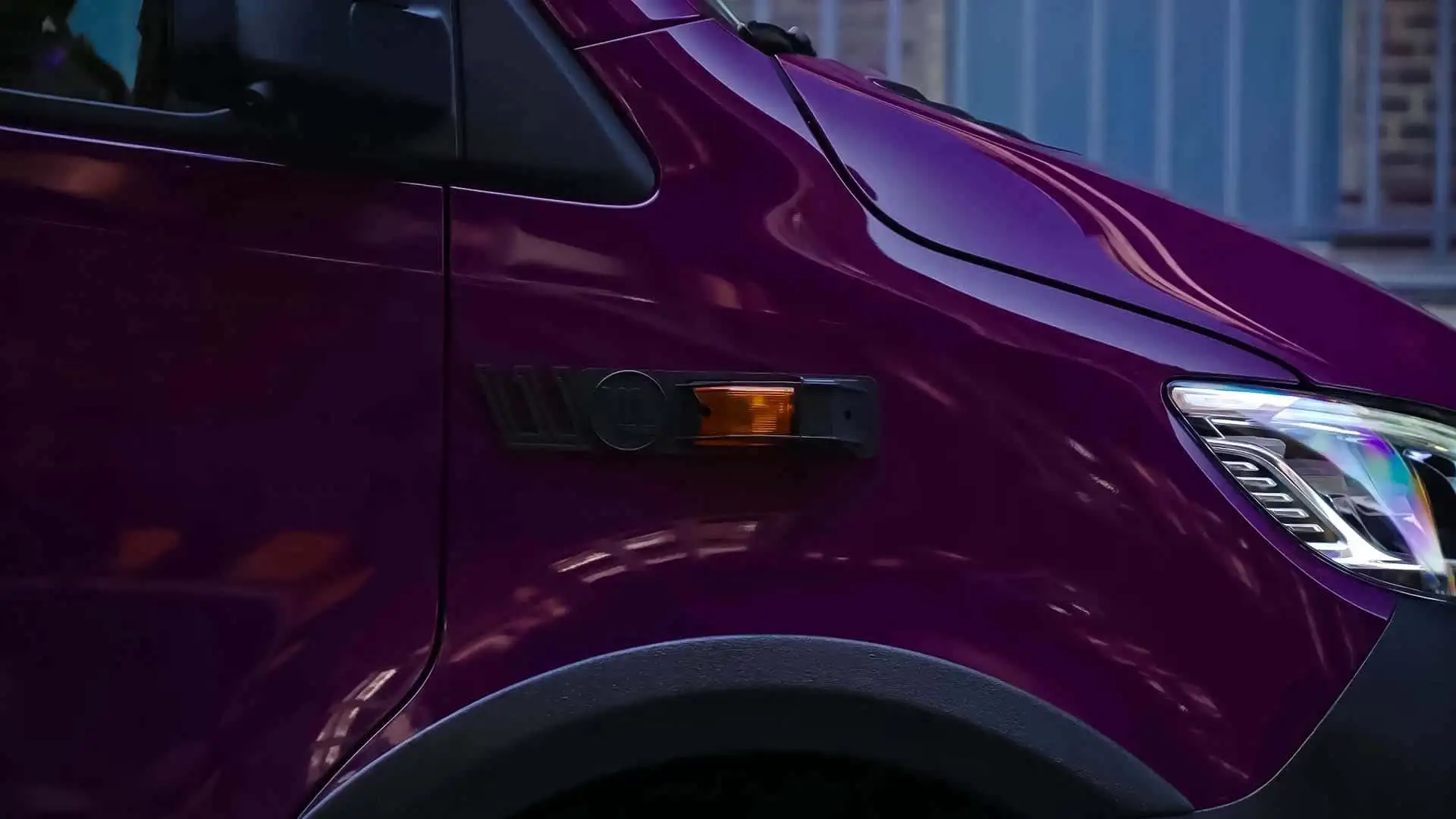 2026 Mercedes Sprinter Vanne Niffler - Glossy Purple Fender With LED Headlight Blinker