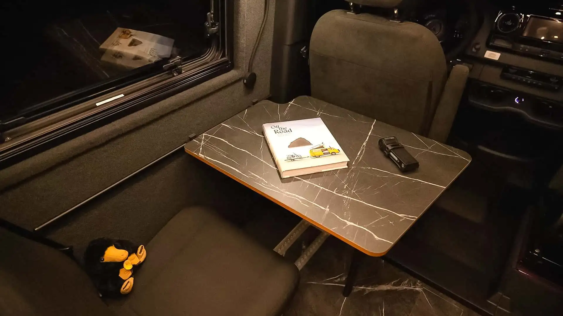 2026 Mercedes Sprinter Vanne Niffler - Gray Marble Foldable Table With Brown Seats