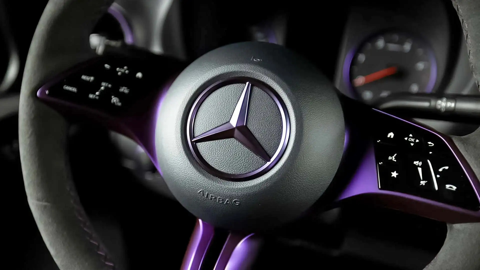 2026 Mercedes Sprinter Vanne Niffler - Gray Suede Steering Wheel Purple Accented Spokes