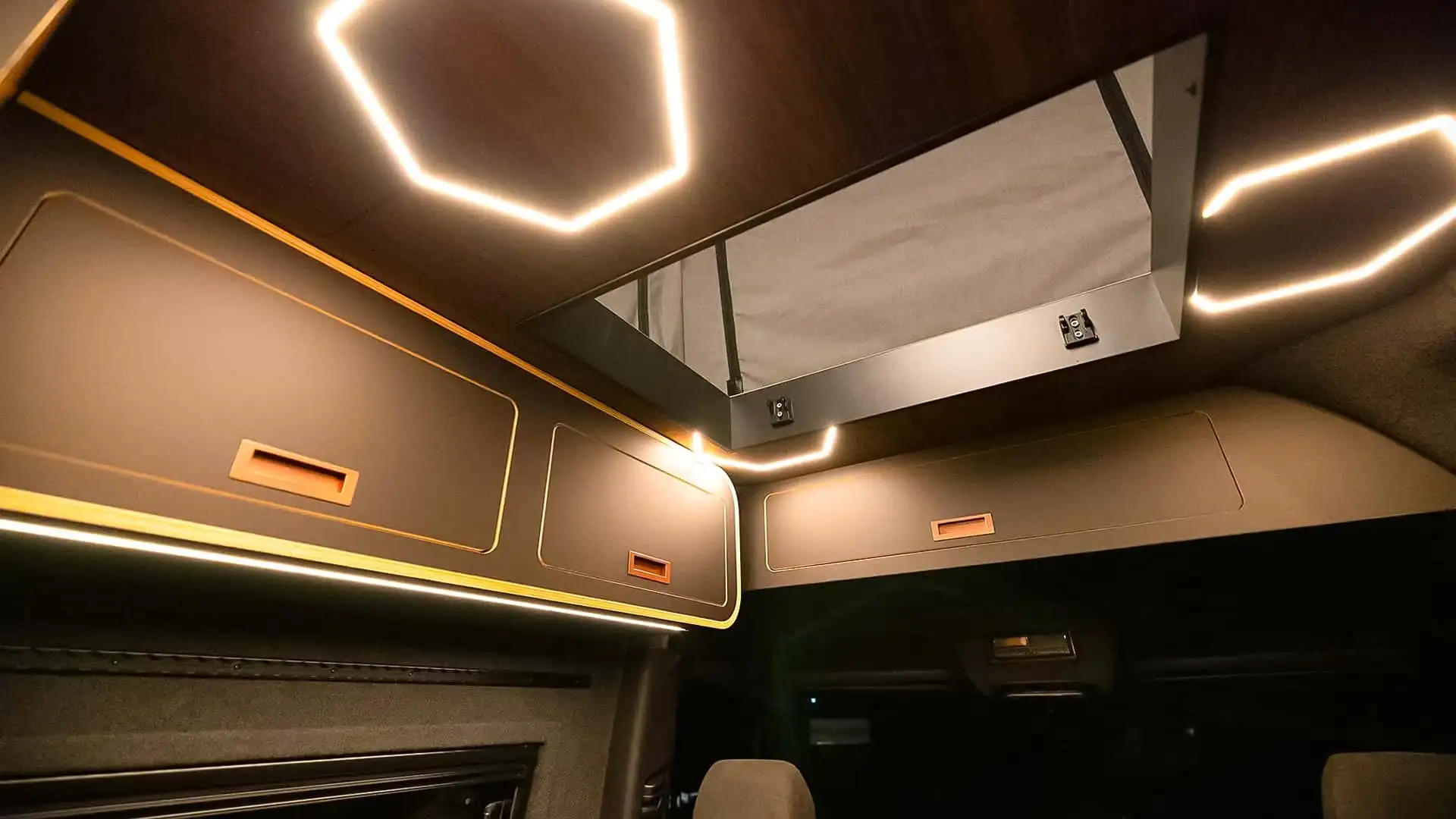 2026 Mercedes Sprinter Vanne Niffler - Luxury Brown Wood Ceiling With Hexagonal LED Accents