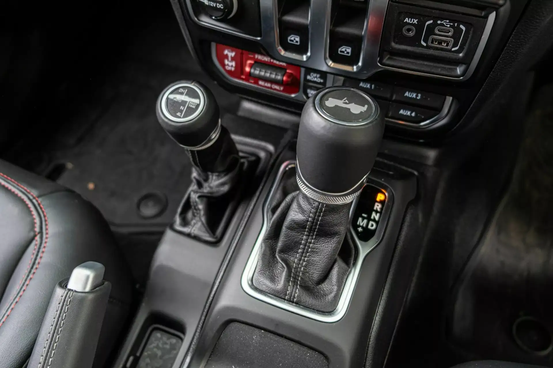 2026 Wrangler Rubicon - Black Leather Gear Shifters With Red Jeep Accents
