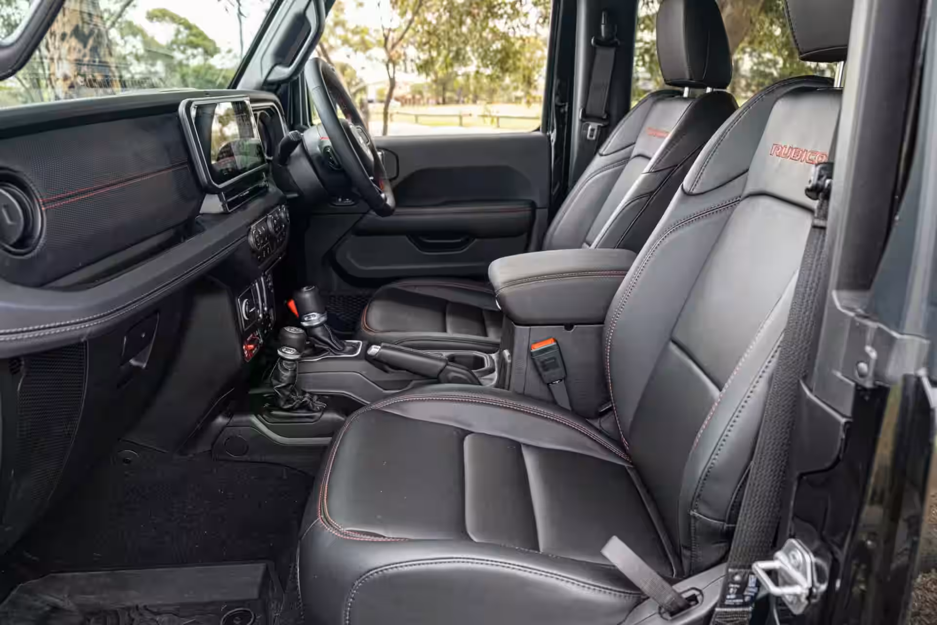 2026 Wrangler Rubicon - Black Leather Interior With Red Accents And Digital Screens