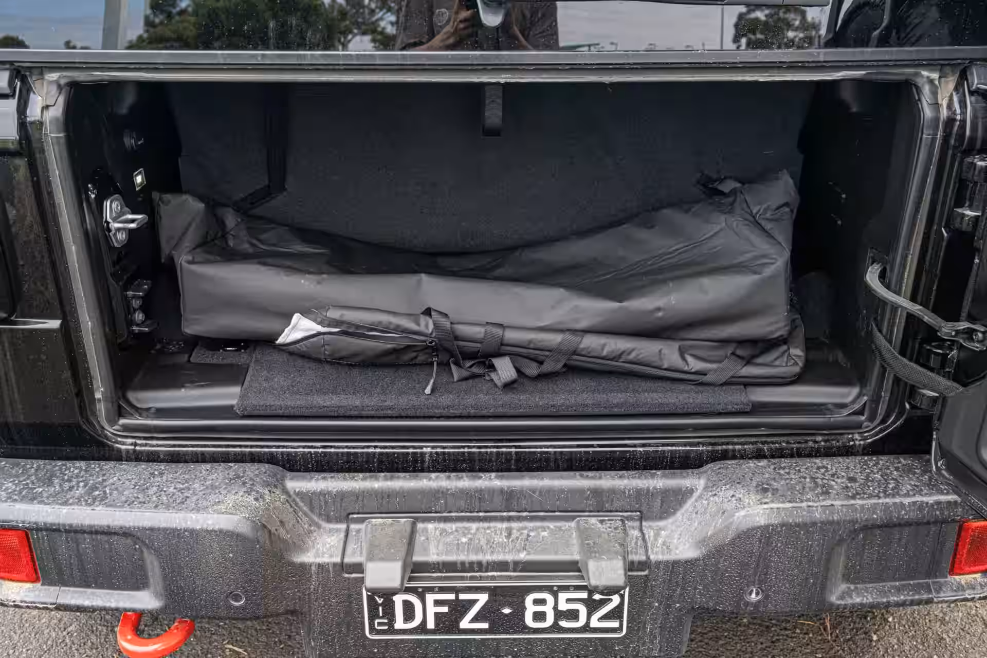 2026 Wrangler Rubicon - Open Matte Black Jeep Trunk With Folded Cargo Bag