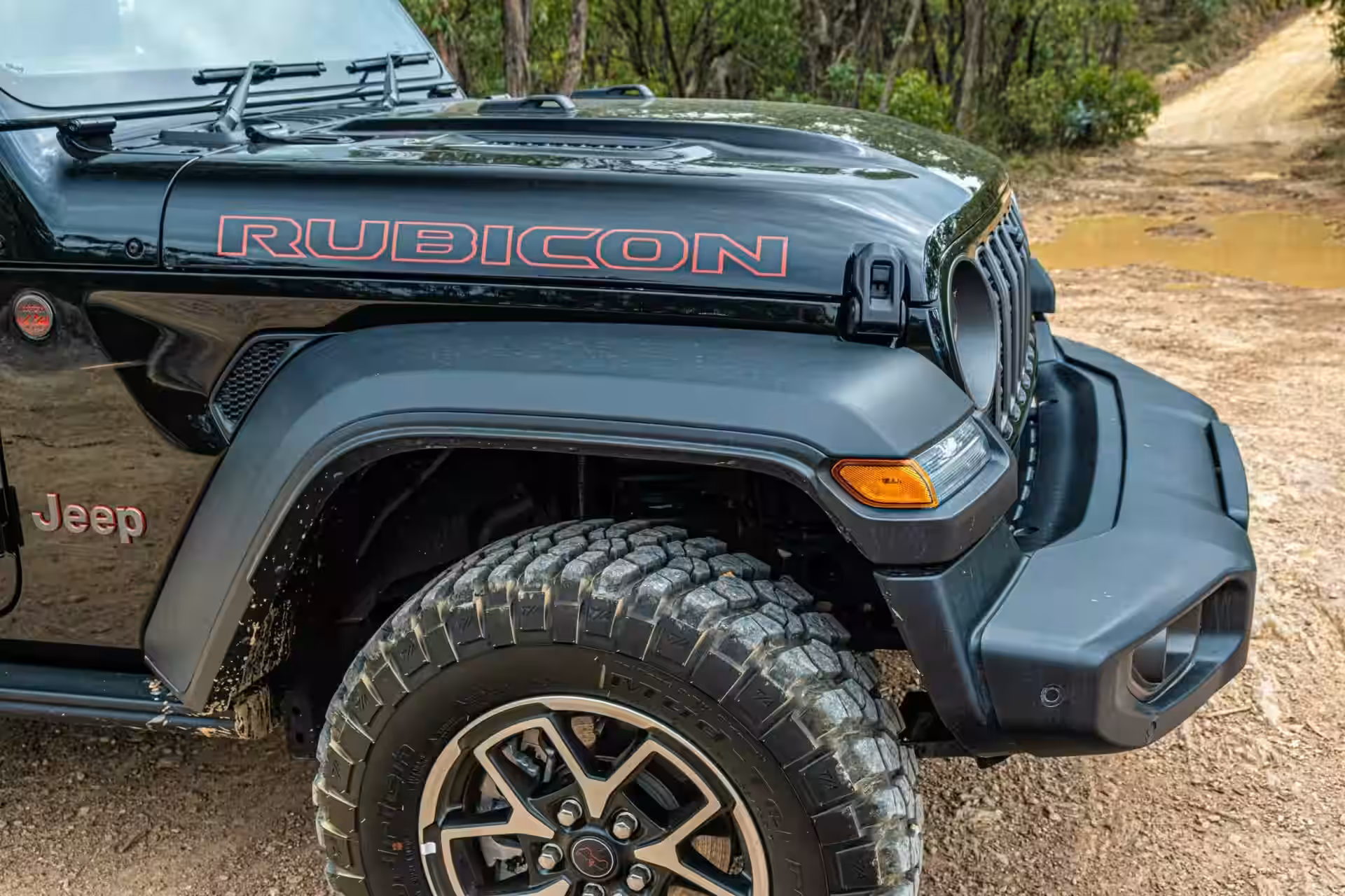 2026 Wrangler Rubicon - Rugged Black Jeep Rubicon Front Grille With Red Badge
