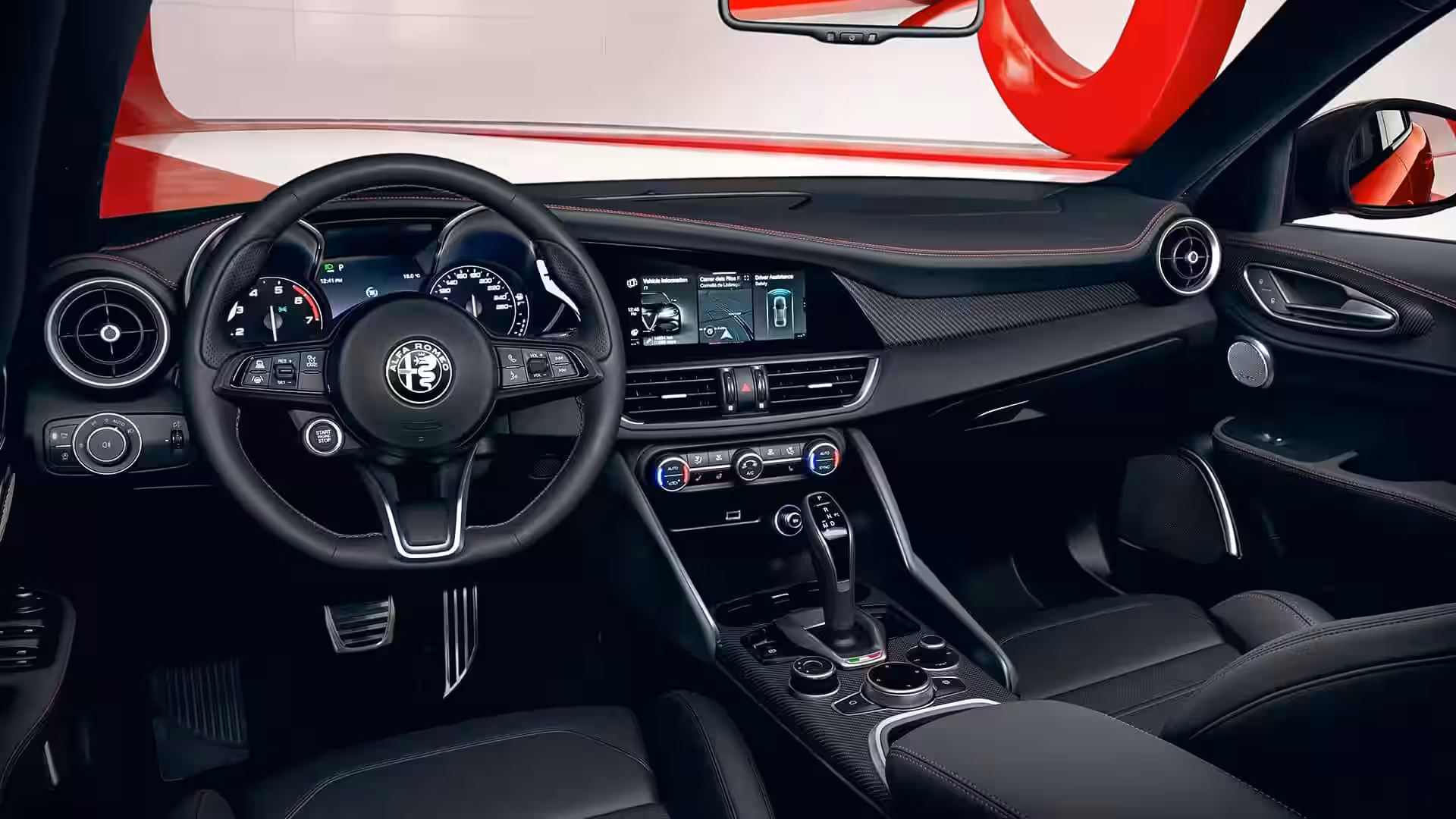 Alfa Romeo Giulia Und Stelvio Kriegen Carbon Performance Paket - Black Leather Sporty Cockpit With Digital Displays And Red Stitching