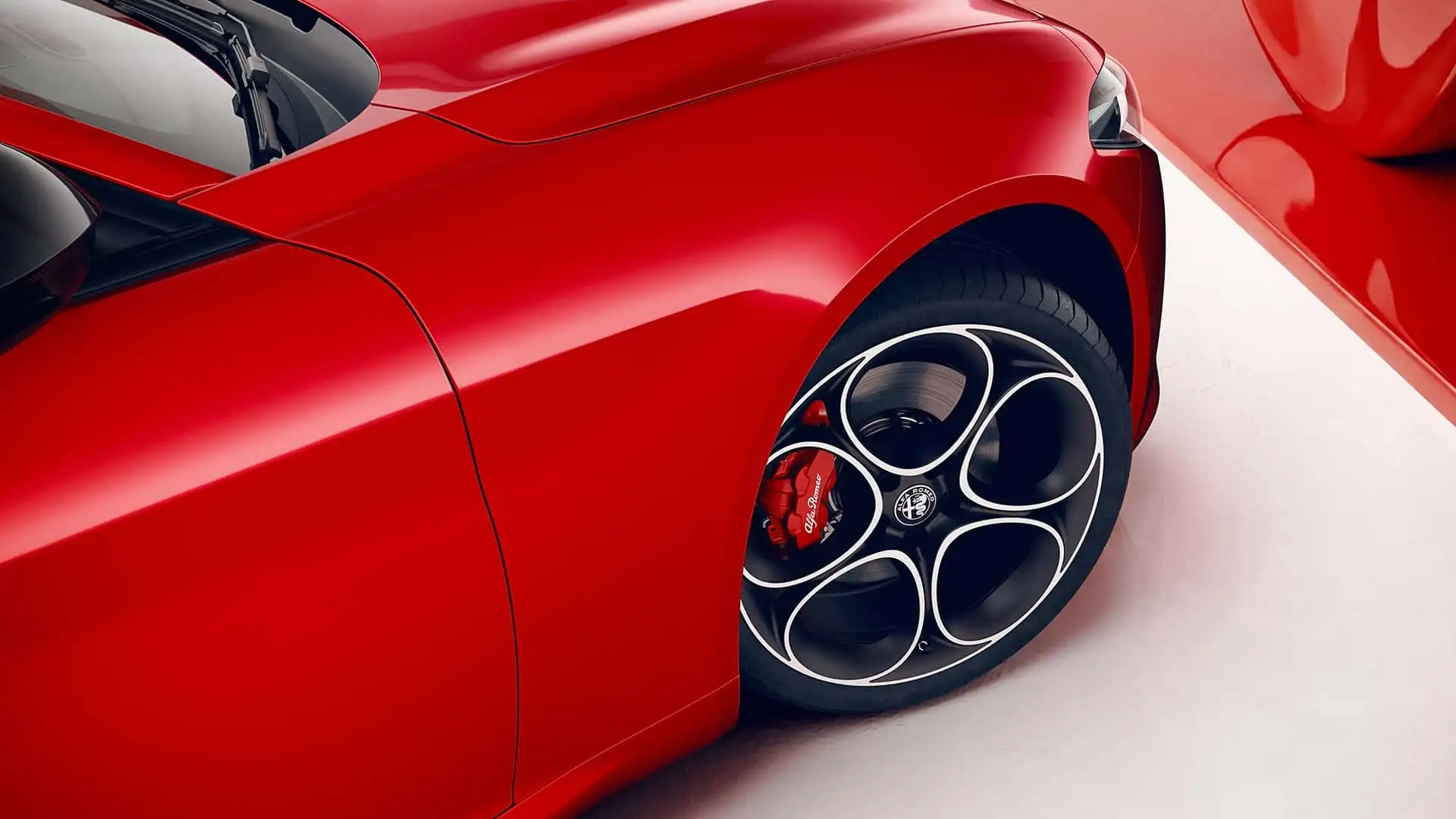 Alfa Romeo Giulia Und Stelvio Kriegen Carbon Performance Paket - Vibrant Red Alfa Front Wheel With Red Brembo Calipers