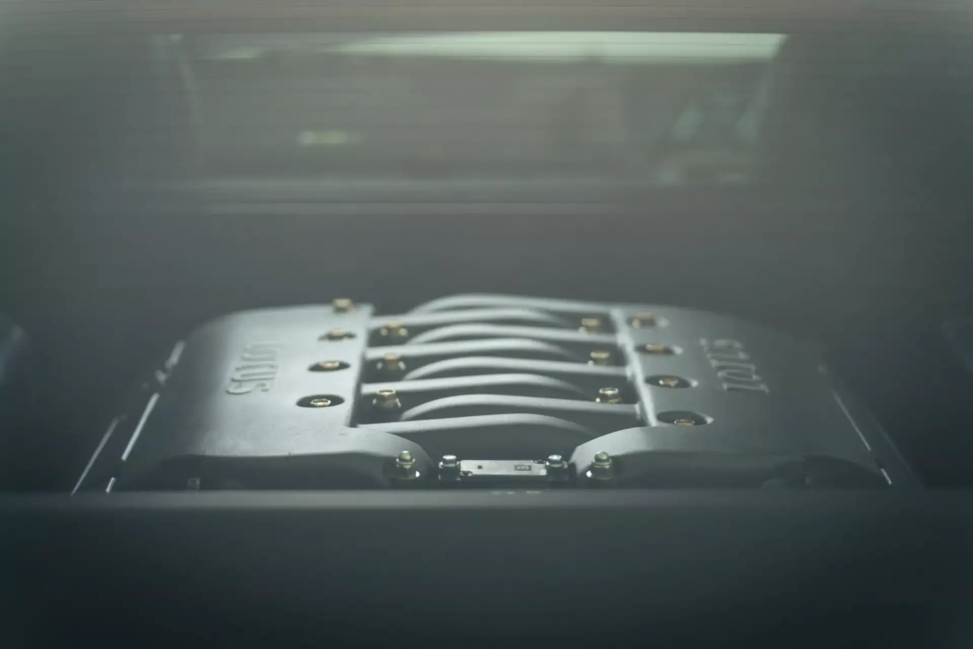 LOTUS ESPRIT Encor’s - Polished Silver Volvo Engine Bay With Exposed Valves