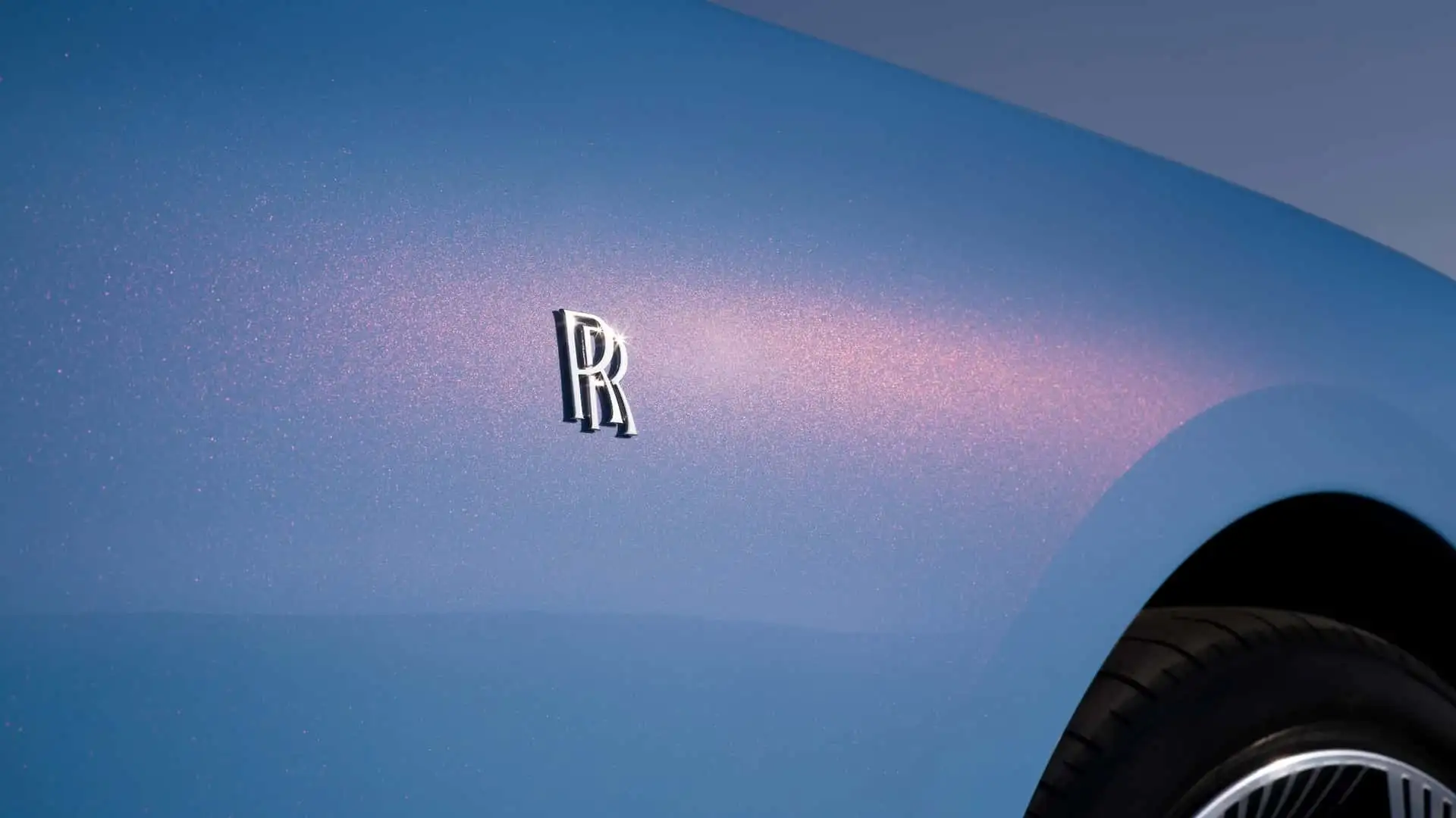 Rolls Royce Project Nightingale - Iridescent Blue Rolls Royce RR Badge On Sparkling Fender